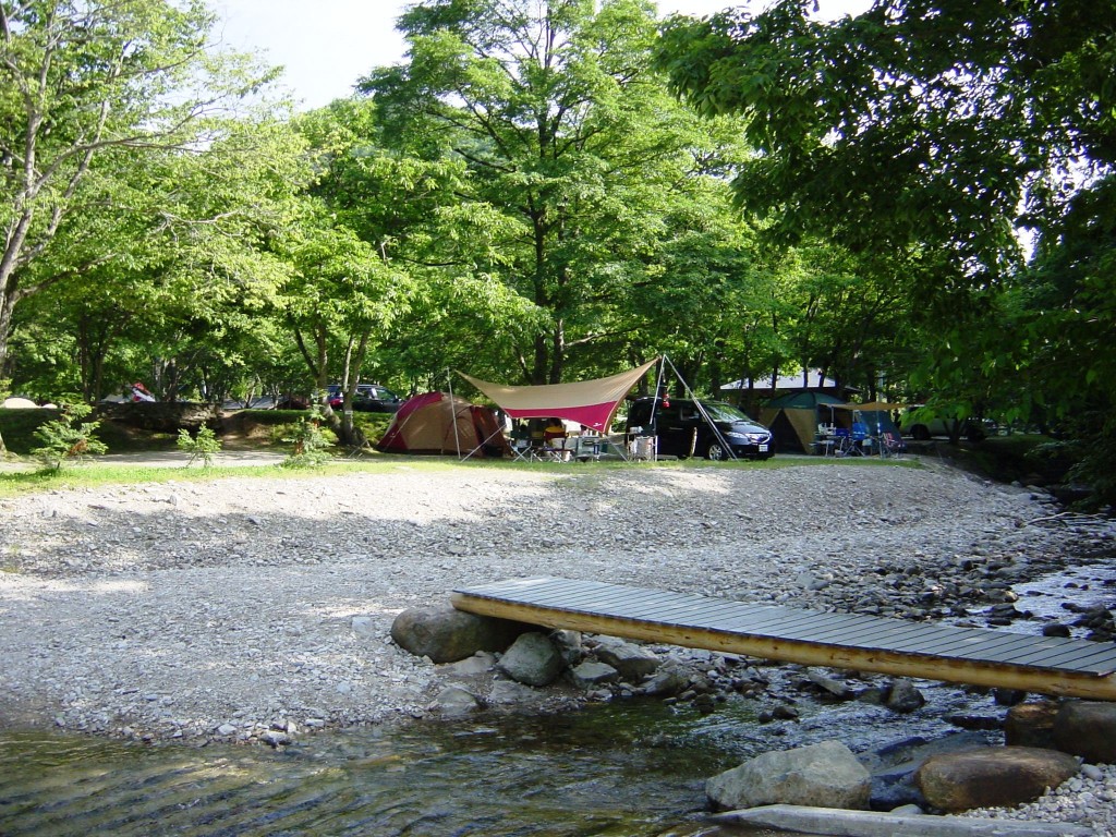 川沿い林間サイト2006_08060005